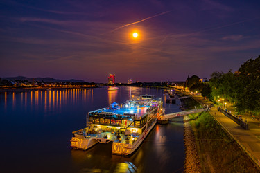 Similar image 13263938