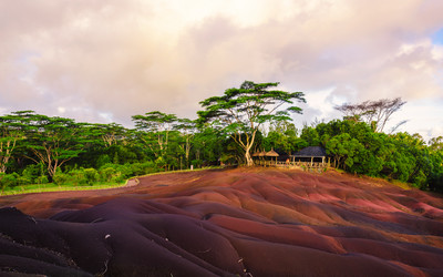 Similar image 13285376