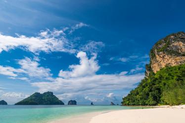 Similar image 13295105