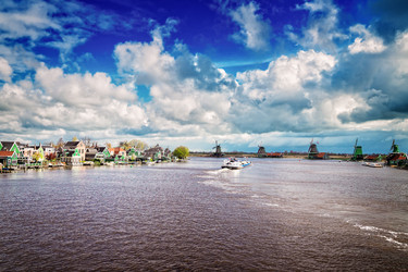 Similar image 13300225