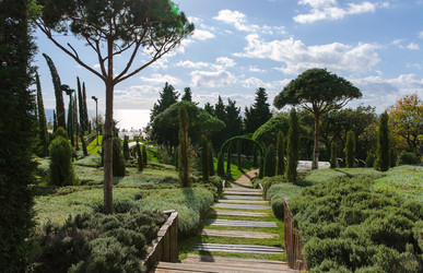 Similar image 13294793