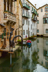 Similar image 13297300