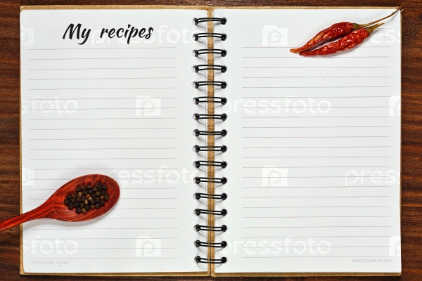 Книга рецептов с перцем чили и черным перцем