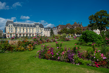 Similar image 14870475