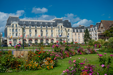 Similar image 14870476