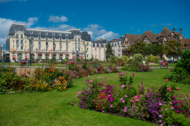 Similar image 14870479