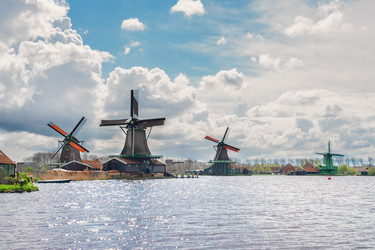 Similar image 14873770