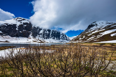 Similar image 15914312