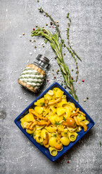 Similar image 15909544