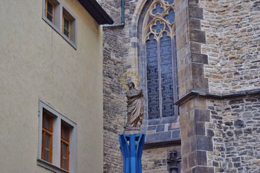 Similar image 16340438