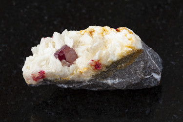 Similar image 16870624