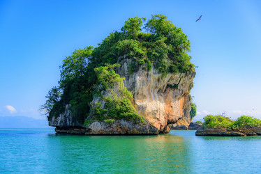 Similar image 18135793