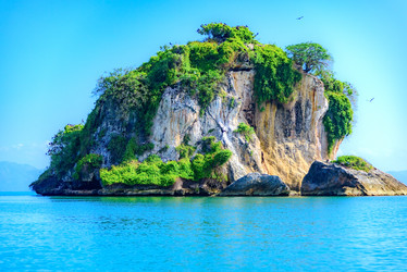 Similar image 18135840