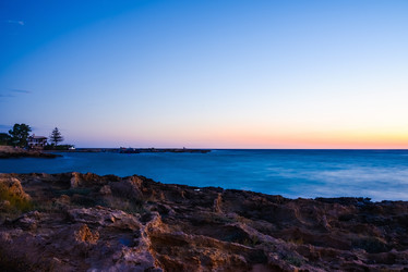 Similar image 18135996