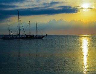 Similar image 18135998