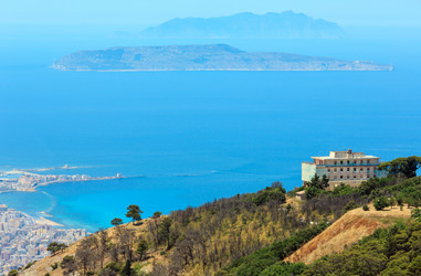 Similar image 18508102