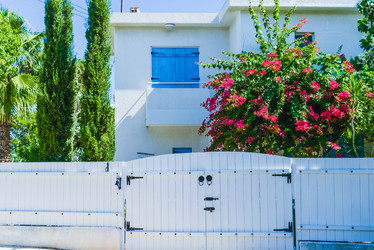 Similar image 18137600