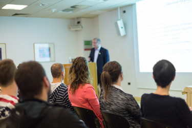 Similar image 19556305