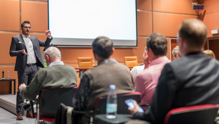 Similar image 19556420