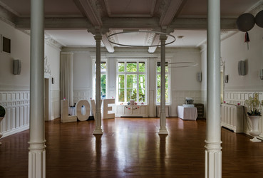 Similar image 19560384