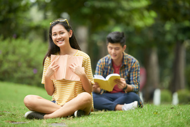 Similar image 19790912