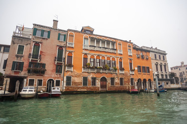 Similar image 19946810