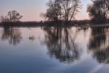 Similar image 20058048