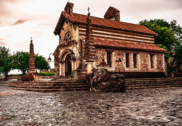 Similar image 20975375