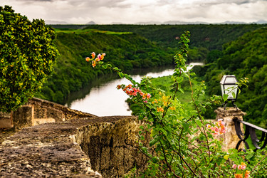 Similar image 21001287