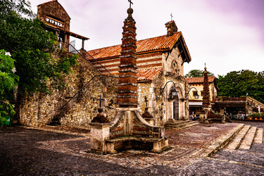 Similar image 21001379