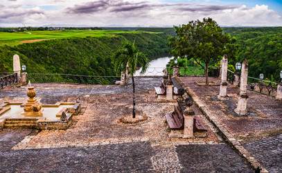 Similar image 21001386