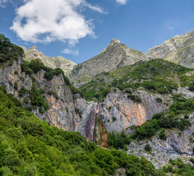 Similar image 21018379