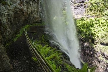 Similar image 21001650