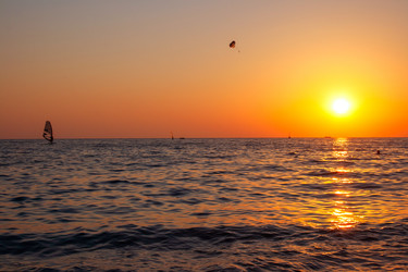 Similar image 21025753