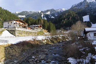 Similar image 21032875