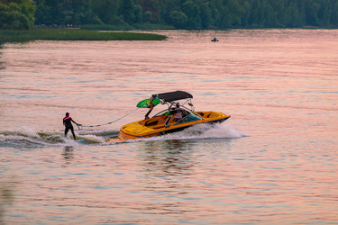 Similar image 21068250