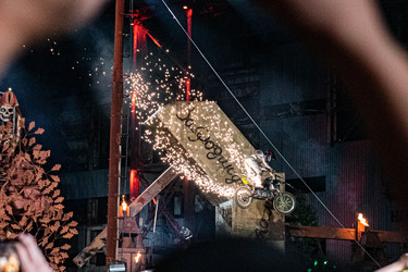 Similar image 21059368