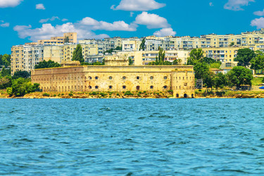 Similar image 21075981