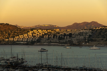 Similar image 21077940