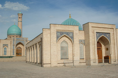 Similar image 21106940