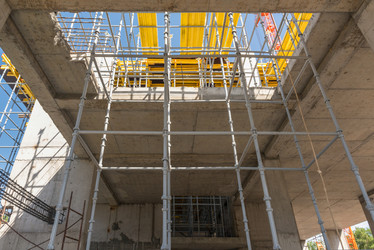 Similar image 21129386