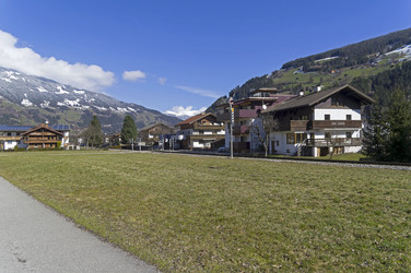 Similar image 21123791