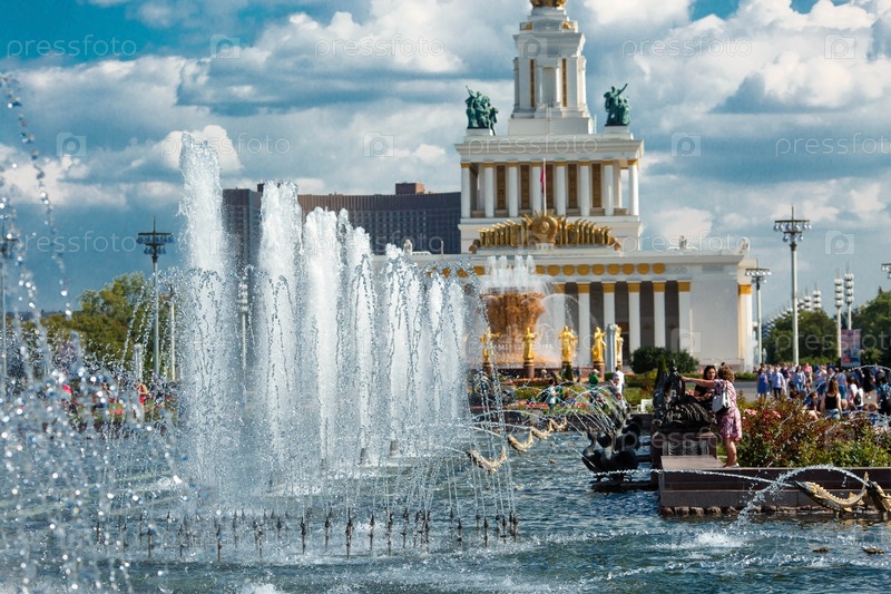 Фотография на тему МОСКВА, РОССИЯ. Фонтан Каменный цветок и Павильон ...