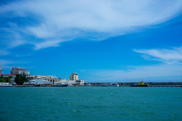 Similar image 21215365