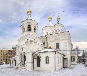 Храм Архангела Михаила при лечебницах на Девичьем поле. Москва, Россия - Belikart