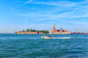 Similar image 21275610