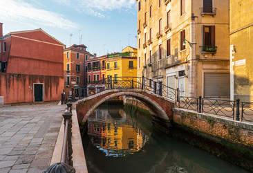 Similar image 21285405