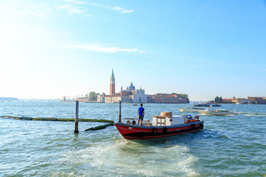 Similar image 21342331