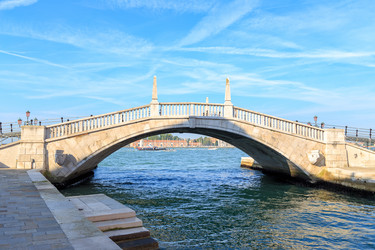 Similar image 21300255