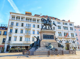 Similar image 21300270